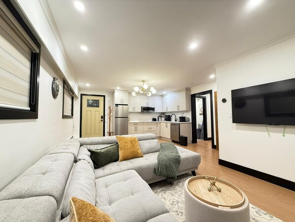 Living area - Modern & Comfy Delta Family Stay (Delta)