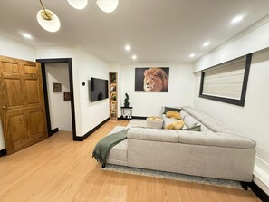 Living area - Modern & Comfy Delta Family Stay (Delta)