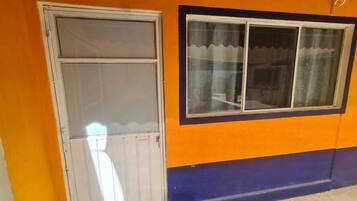 Habitación estándar con 2 camas individuales, patio, vista al patio | Wifi gratis