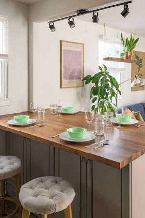 Dining - Arvada Sweet Retreat (Arvada)