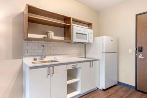 Standard Studio, 2 Queen Beds, Refrigerator & Microwave | Private kitchen - Extended Stay America Premier Suites - Temple (Temple)