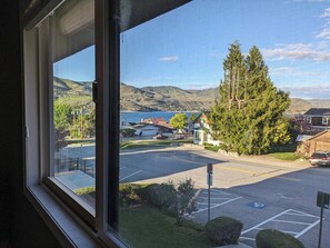 Interior - Large Upgraded, Family Friendly Condo with Garage (Chelan)