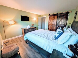 2 bedrooms, iron/ironing board, travel crib, WiFi (free) - Large Upgraded, Family Friendly Condo with Garage (Chelan)