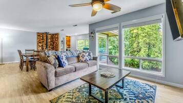 Televisión, oficina