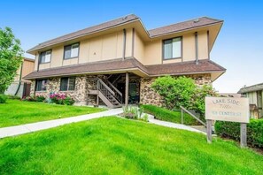 Exterior - Large Upgraded, Family Friendly Condo with Garage (Chelan)