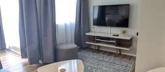 Romantic Boutique Getaway with Modern Remodel