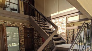 Interior - Romantic Boutique Getaway with Modern Remodel (Chelan)
