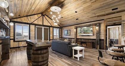 Serenity found in this large, lodge-style 4-bedroom house surrounded by nature