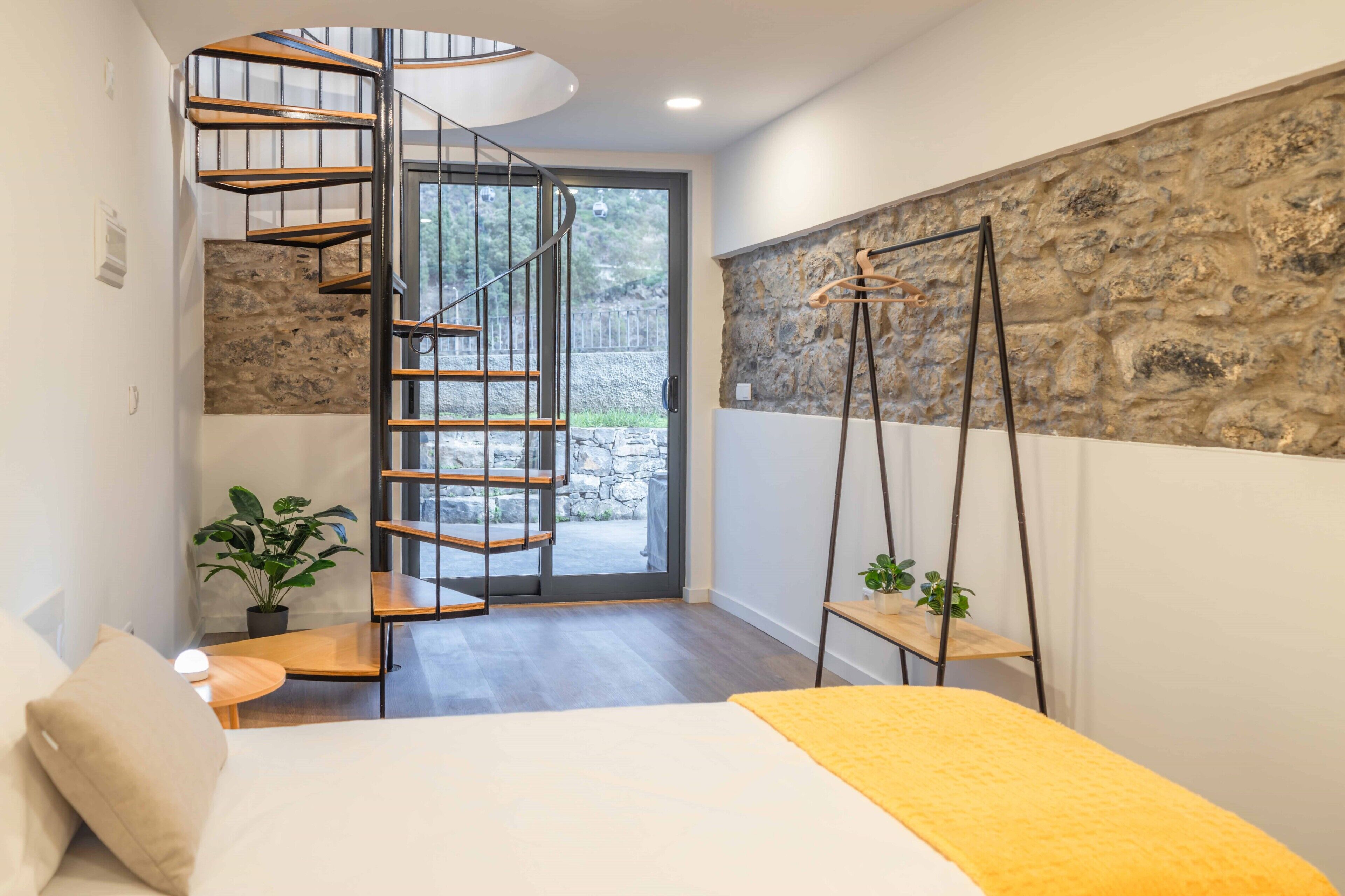 3 間睡房、書桌、熨斗/熨衫板、上網