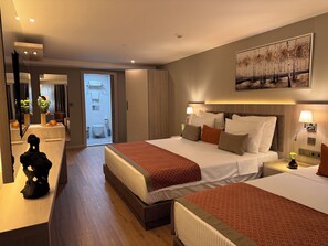 Family Room | In-room safe, blackout drapes, iron/ironing board, free WiFi