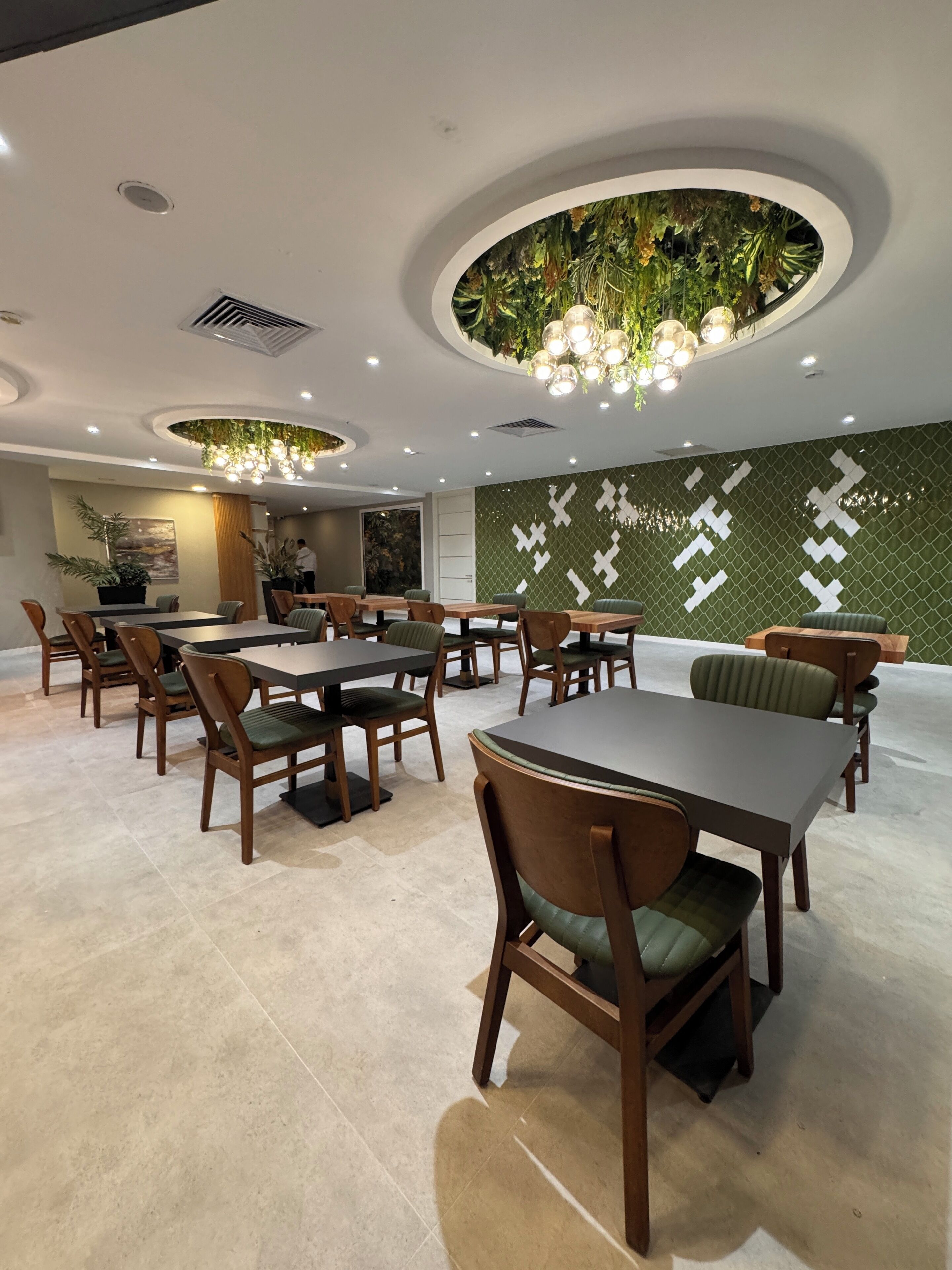 Desayuno buffet diario (EUR 5 por persona)