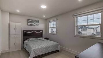 Bügeleisen/Bügelbrett, WLAN, Bettwäsche