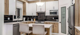 Lakefront | Fireplace | 90 min Banff | AC |
