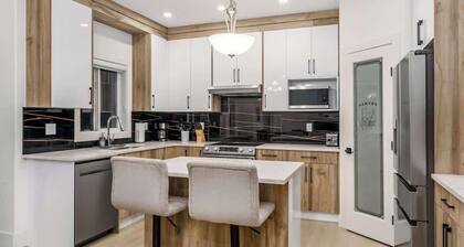 Lakefront | Fireplace | 90 min Banff | AC |