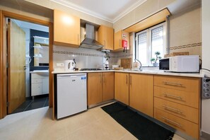 Private kitchen - Cozy T1 in Nazaré - close to the beach! (Nazaré)