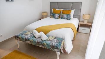 Iron/ironing board, WiFi, bed sheets