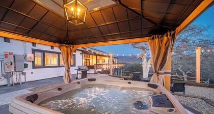 Hilltop Luxury Yosemite Retreat w/Spa, Pool, Views