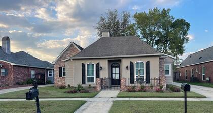 Peace on Woodwind @ Terrific 3-bedroom house in vibrant Baton Rouge