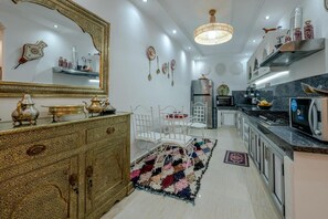 تفاصيل الفندق من الداخل