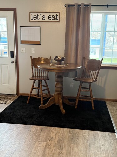 Studio Apartment downtown CR in walking distance to many attractions