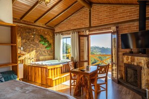 Luxury Chalet, Balcony, Mountain View | Free WiFi, bed sheets - CHALE RANCHO CAIPIRA (Santo Antônio do Pinhal)