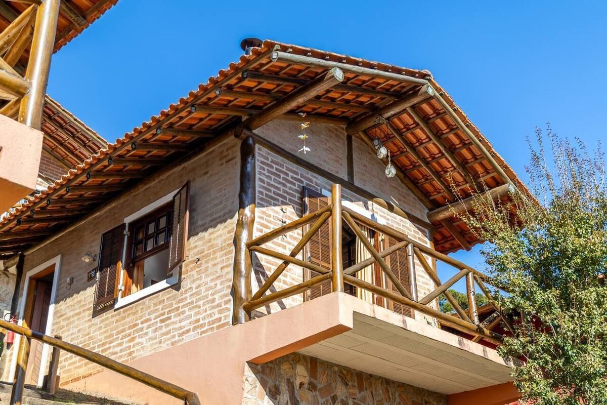 Classic Chalet, Balcony, Mountain View | WiFi (free), bed sheets