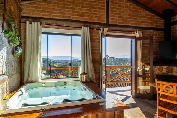 Luksus-alpehytte, balkong, fjellutsikt | Innvendig detalj