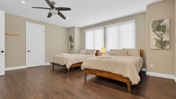 Ferros/tábuas de passar roupa, acesso à internet, roupa de cama