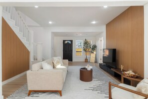 Living area - Modern Seattle Retreat 4BR Home Near Downtown (Seattle)