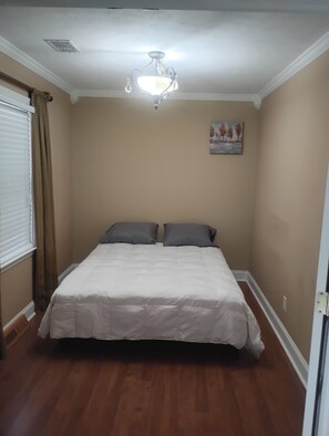 4 bedrooms, free WiFi, bed sheets