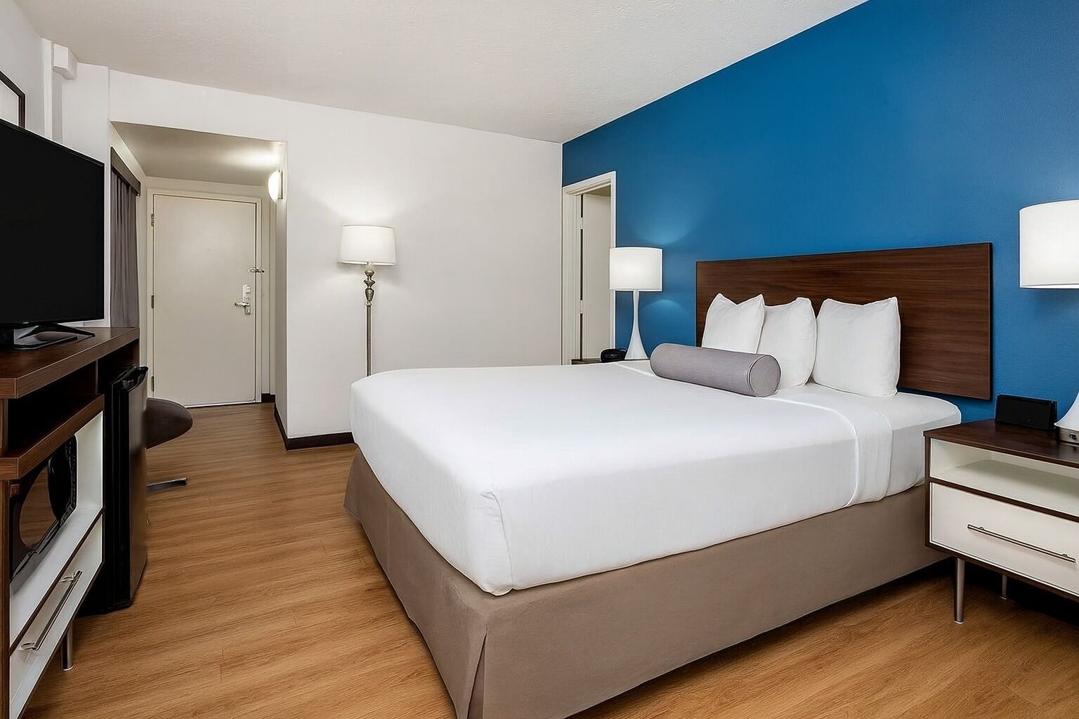 書桌、筆電工作空間、熨斗/熨衣板、免費無線上網