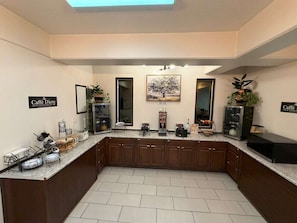 Petit déjeuner buffet compris tous les jours