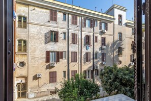 Interior - Beautiful apartment in Testaccio (Piramide Station) sleeps 4 (Stay 30 days min.) (Roma)