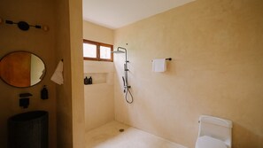 Superior Suite, Balcony, Pool View | Bathroom | Hair dryer, towels, soap, shampoo - Quietud Hotel (Temozon)
