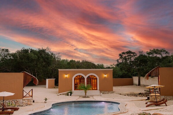 المنشأة من الخارج