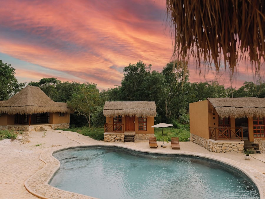 Juniorrum - balkong - utsikt mot poolen | Gratis wi-fi