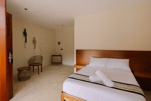 Habitación junior, balcón, vistas a la piscina | Wifi gratis