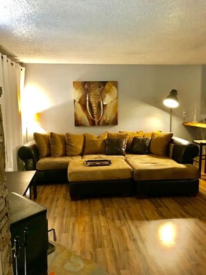 TV, fireplace - Majestic Mammoth Chalet | Epic Location! | Jacuzzi (Mammoth Lakes)