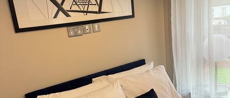 Iron/ironing board, WiFi, bed sheets