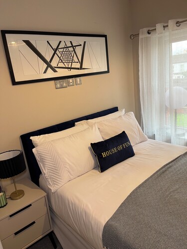 2BR Cosy Loft Apt •Wallasey•Near Liverpool City Centre• WiFi•Parking