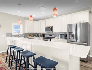Fridge, microwave, oven, stovetop - Bayside Park Villa at Robin Drive (Ocean City)