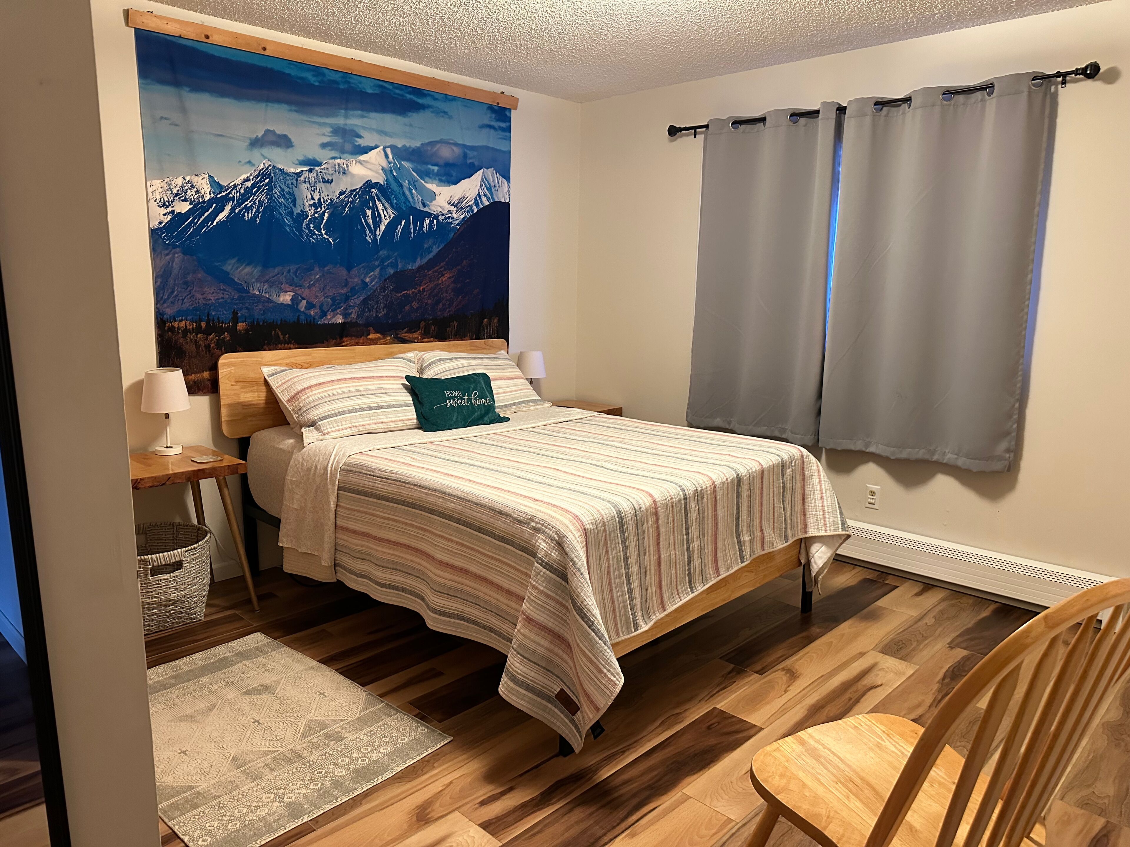 Iron/ironing board, travel crib, free WiFi, bed sheets