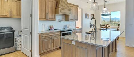 Coffee/tea maker, cookware/dishes/utensils