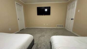 3 bedrooms, iron/ironing board, travel crib, free WiFi