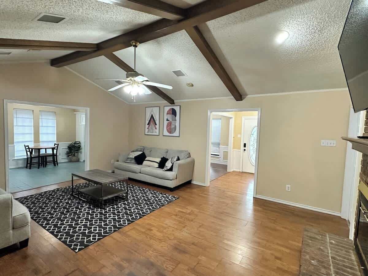 New Grand Escape | For Large Families & Groups - Sunnyvale, TX