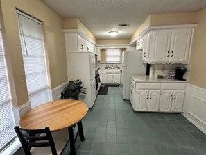 Fridge, microwave, oven, dishwasher - NEW Grand Escape | For Large Families & Groups (Garland)