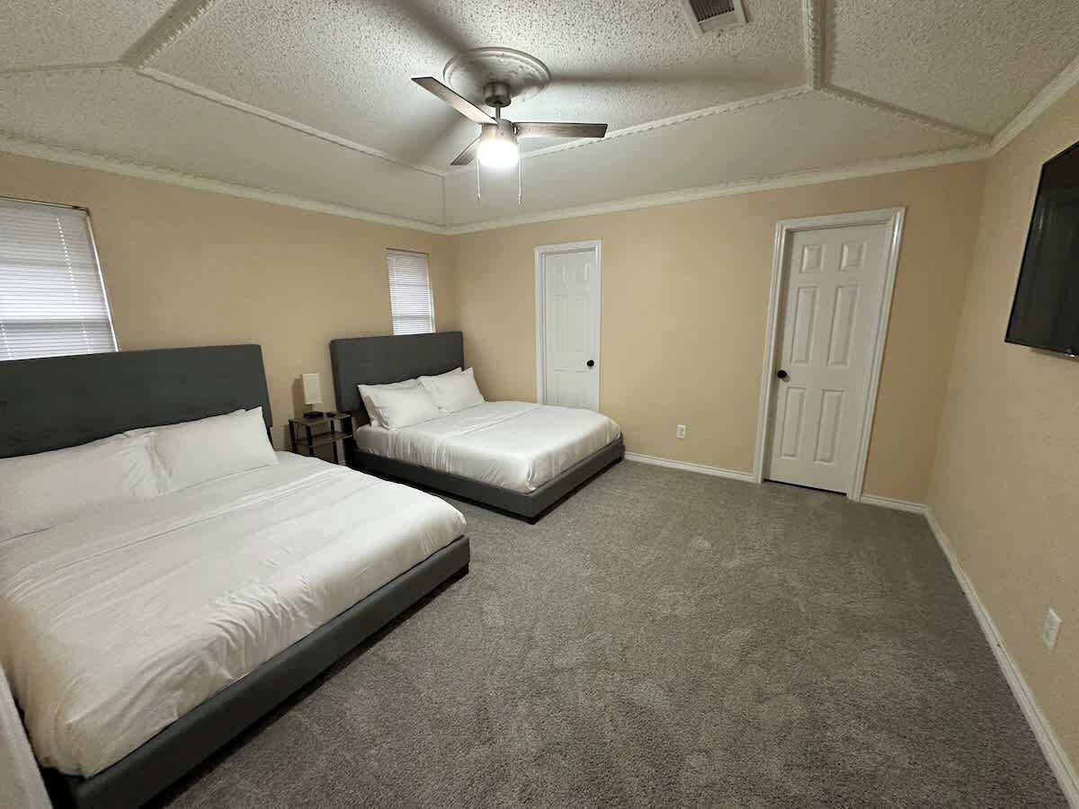 3 bedrooms, iron/ironing board, travel cot, free WiFi
