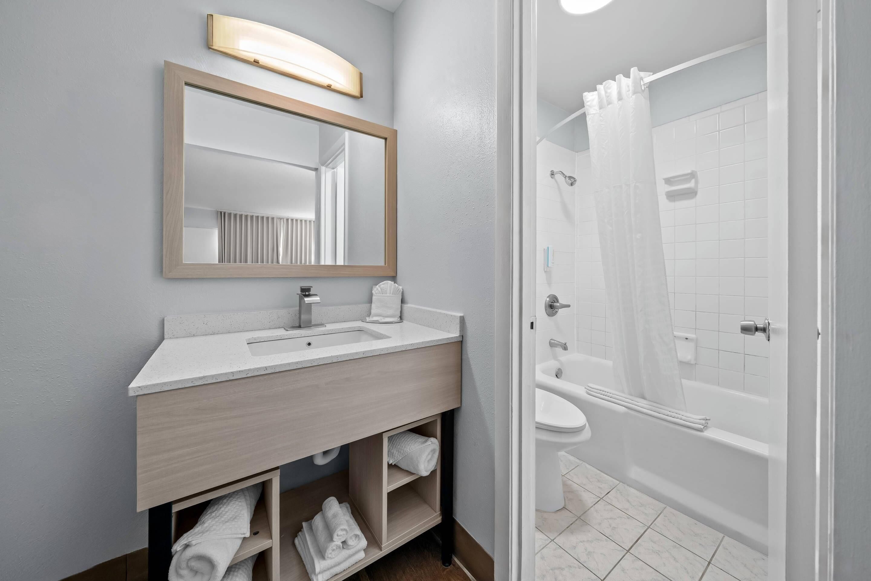 Habitació, 1 llit de matrimoni gran, accessible, no fumadors (Efficiency ) | Wifi gratuïta 