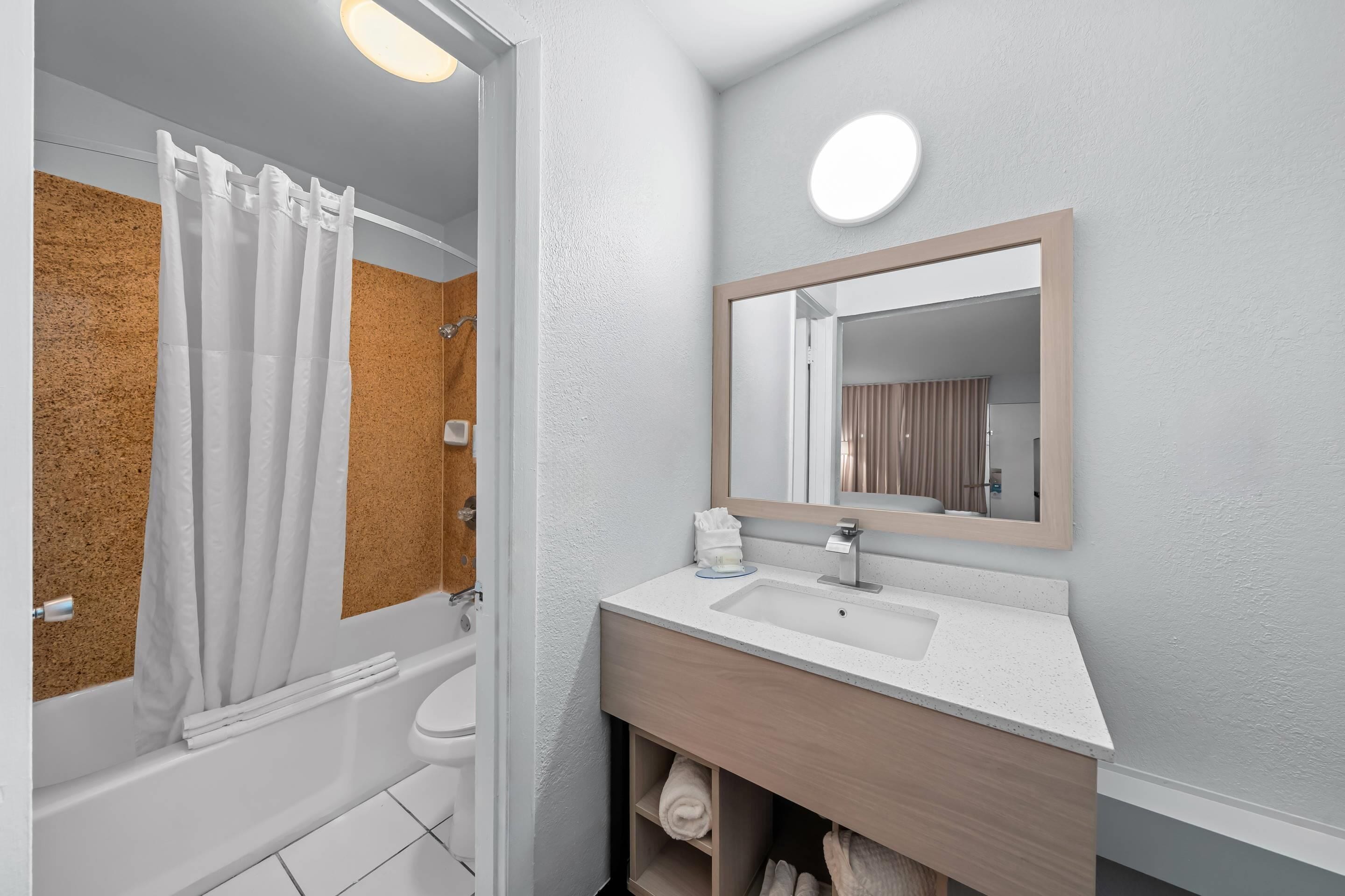 Quarto standard, 1 cama King, para não fumantes | Wi-Fi de cortesia