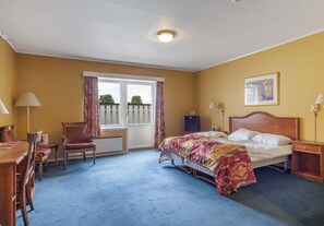 Standaard tweepersoonskamer, balkon | Donsdekens, geluiddichte muren, wifi (toeslag)